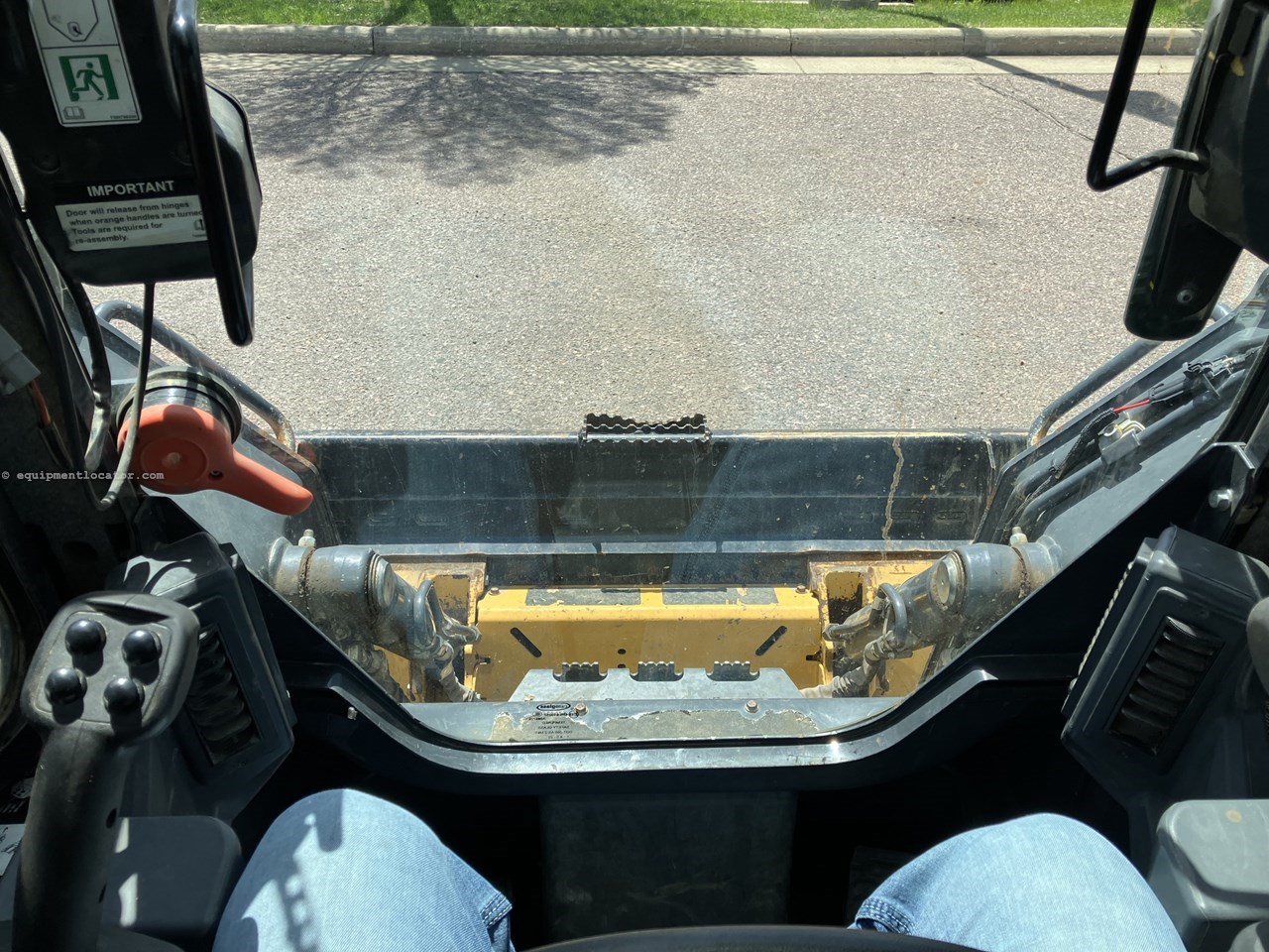 2020 John Deere 325G Image 10