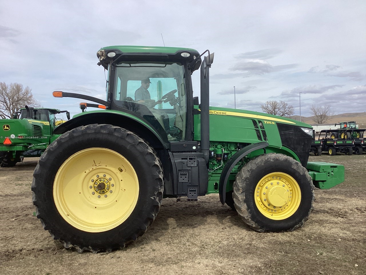 2013 John Deere 7215R Image 4