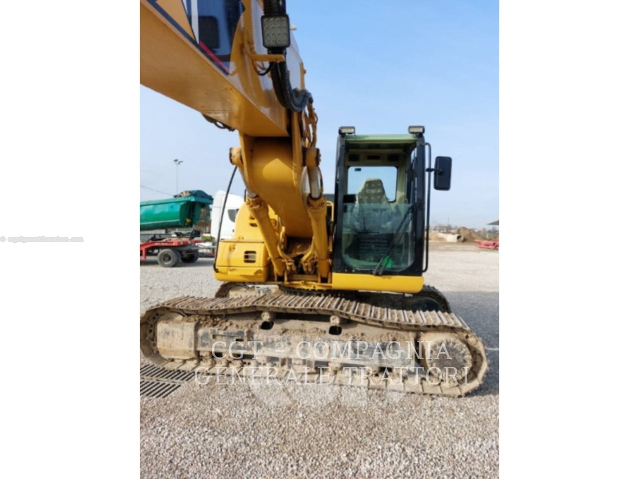 2003 Caterpillar 318C Image 3