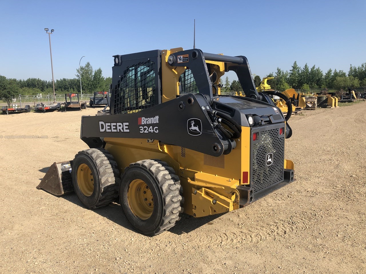 2019 John Deere 324G Image 4