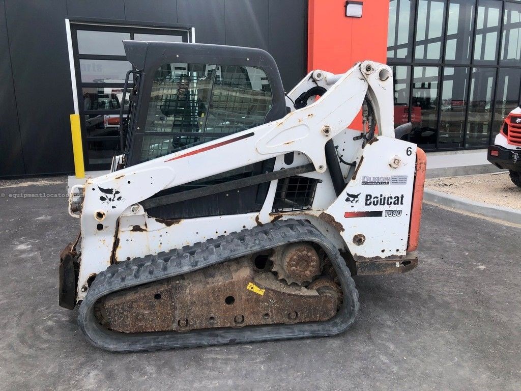 2014 Bobcat Compact Track Loaders T590 Image 1
