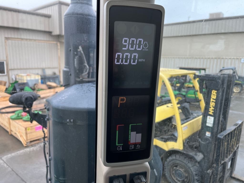 2015 John Deere 8370RT Image 35