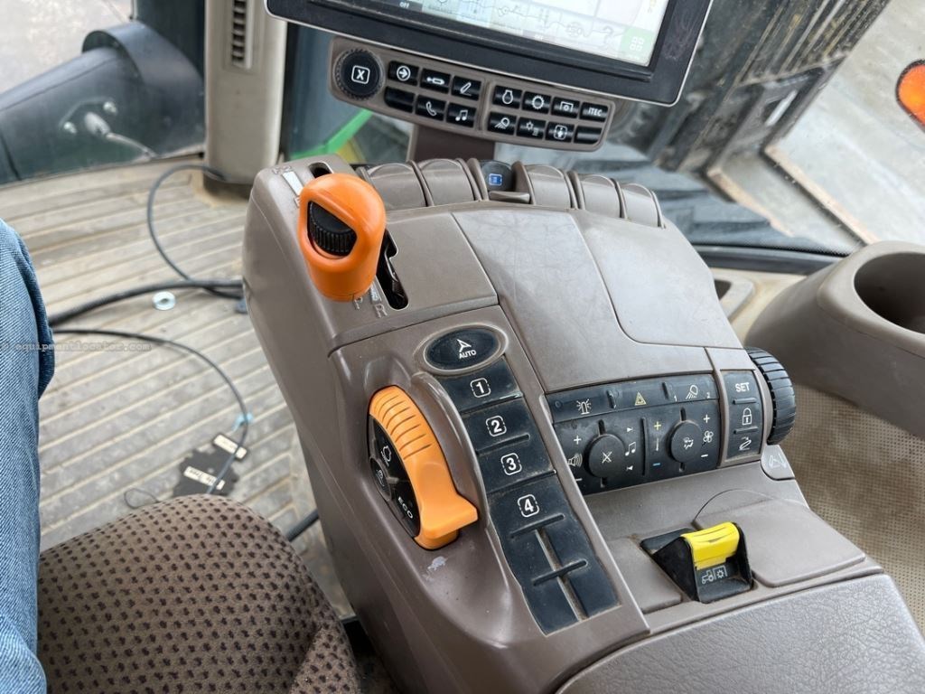 2015 John Deere 8370RT Image 47