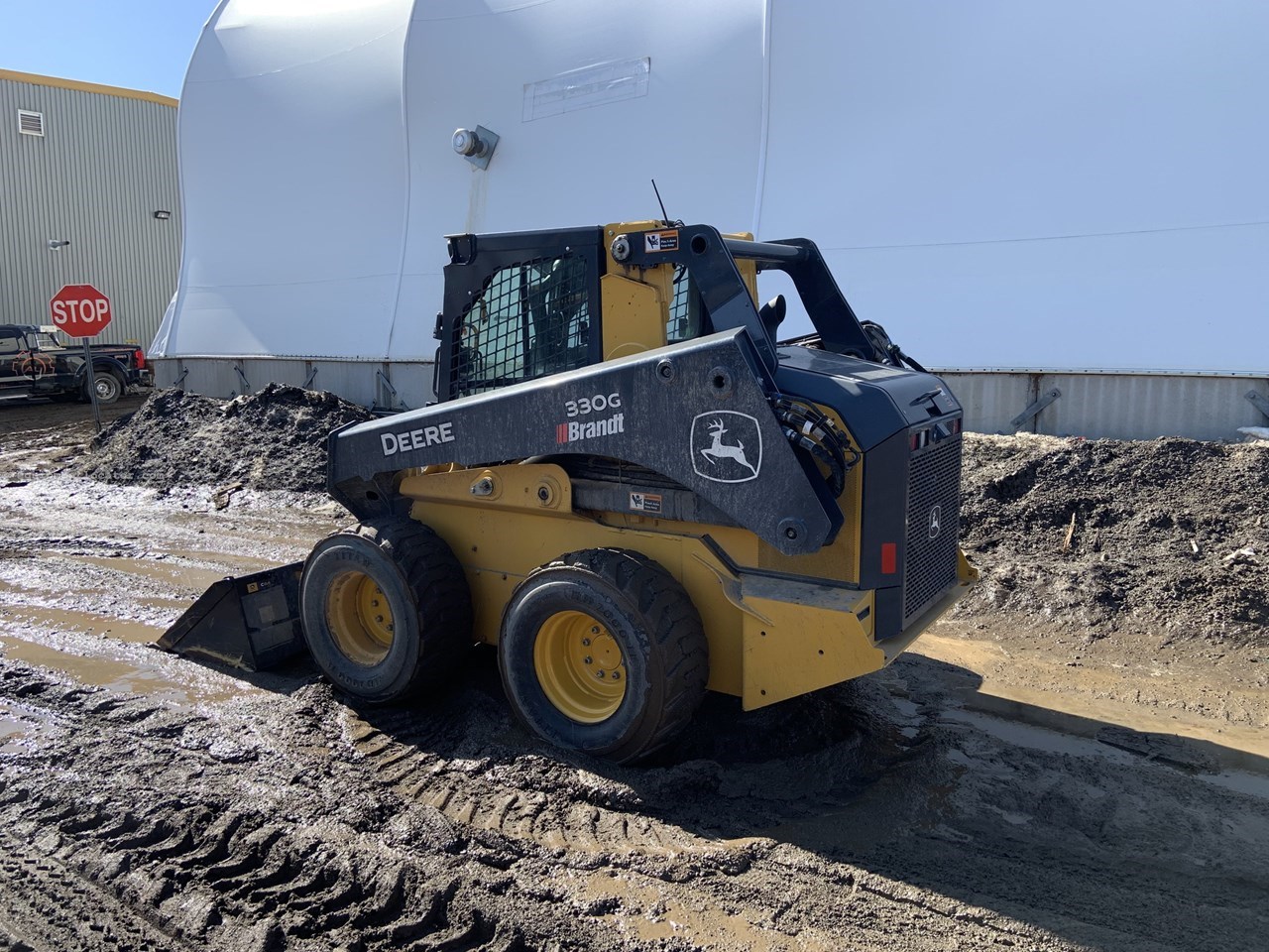 2023 John Deere 330G Image 4