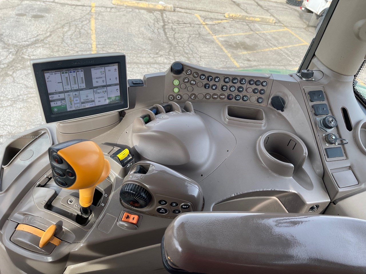 2017 John Deere 6155R Image 19