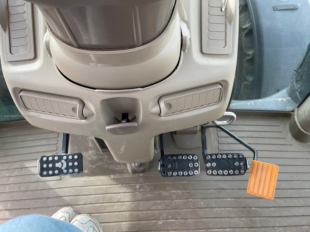 2017 John Deere 6155R Image 21