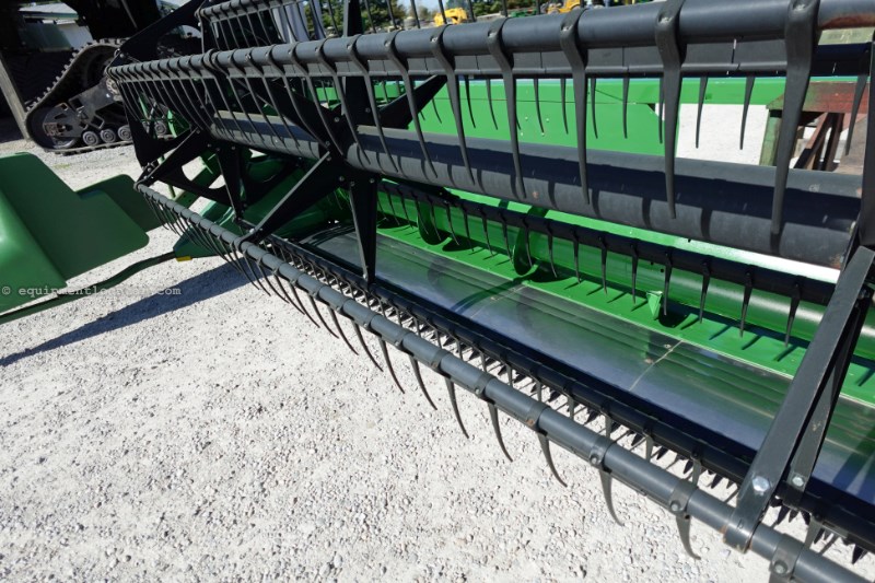 1999 John Deere 920 Image 2