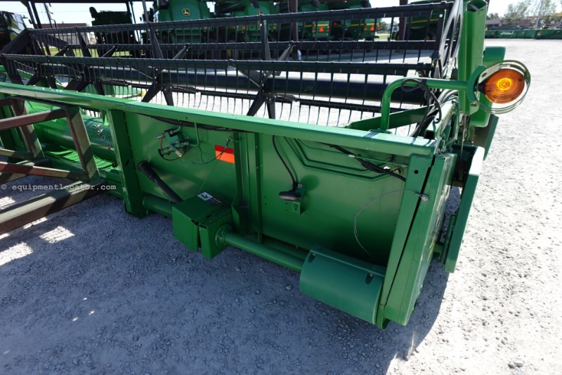 1999 John Deere 920 Image 11