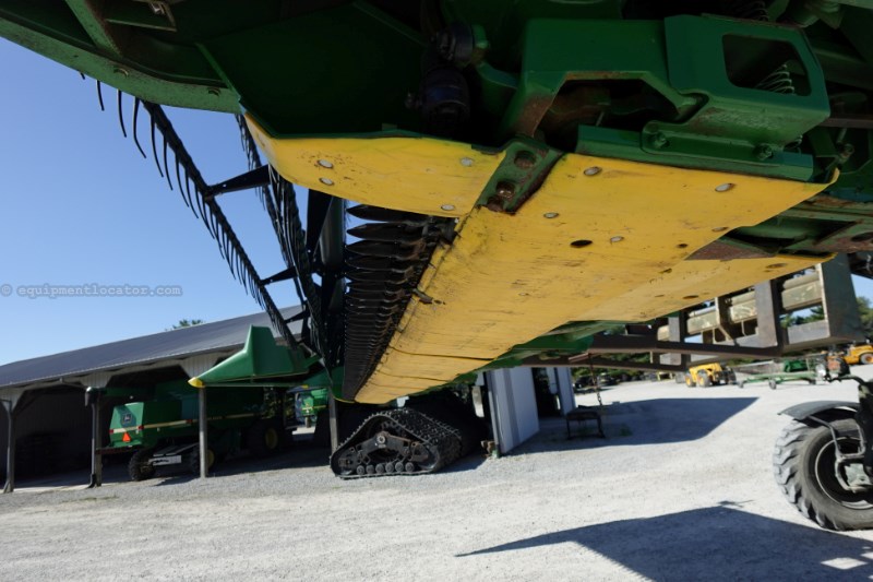 1999 John Deere 920 Image 16