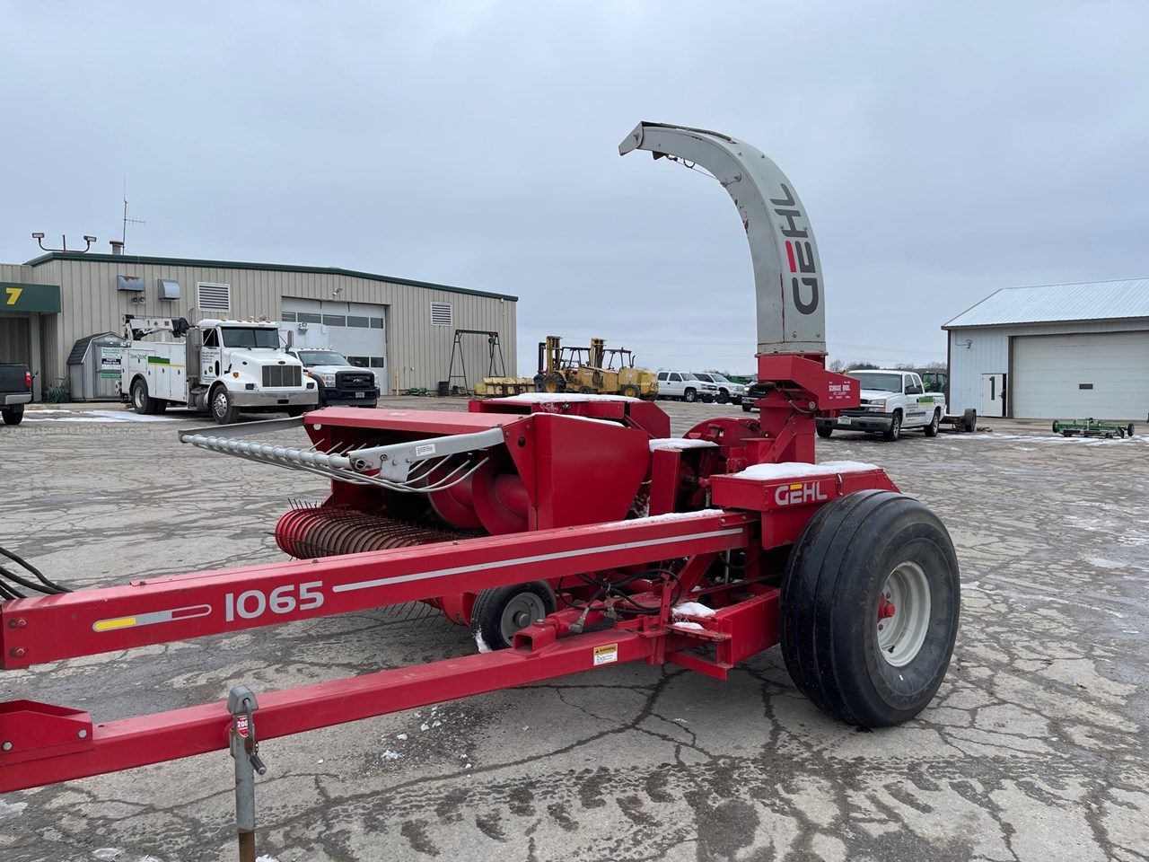 1998 Gehl CB1065 Image 6