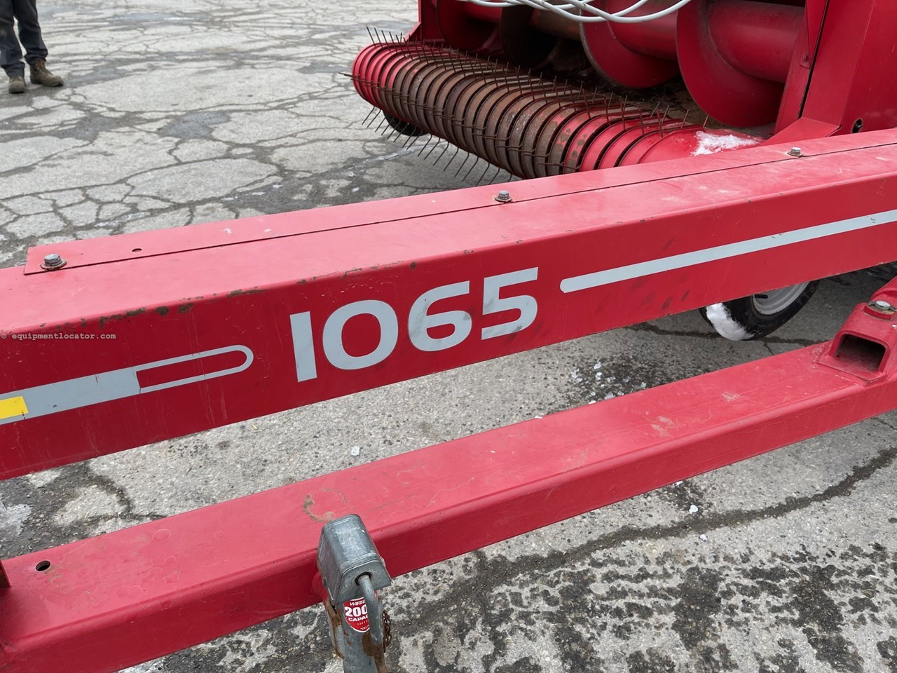 1998 Gehl CB1065 Image 13