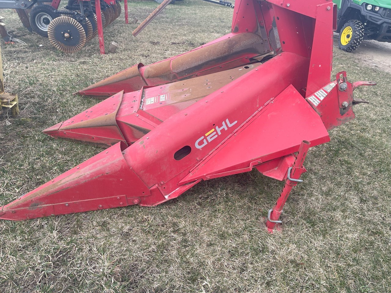 1998 Gehl CB1065 Image 19