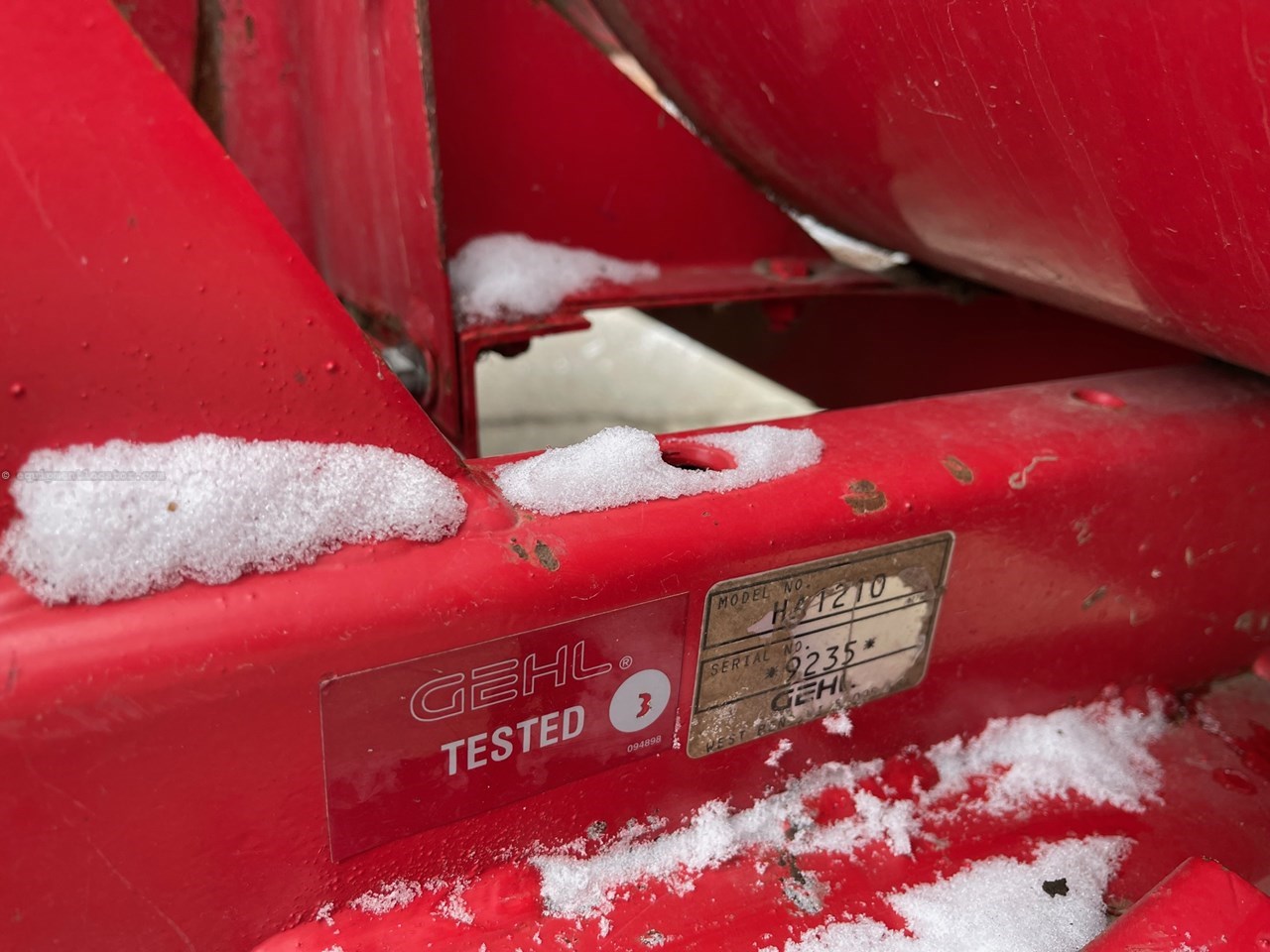1998 Gehl CB1065 Image 22