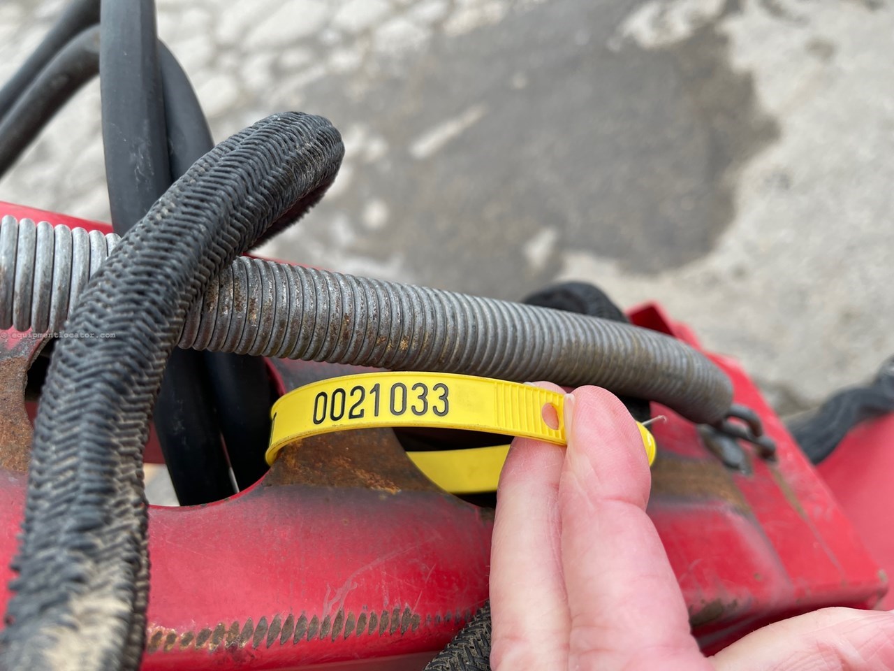 1998 Gehl CB1065 Image 24