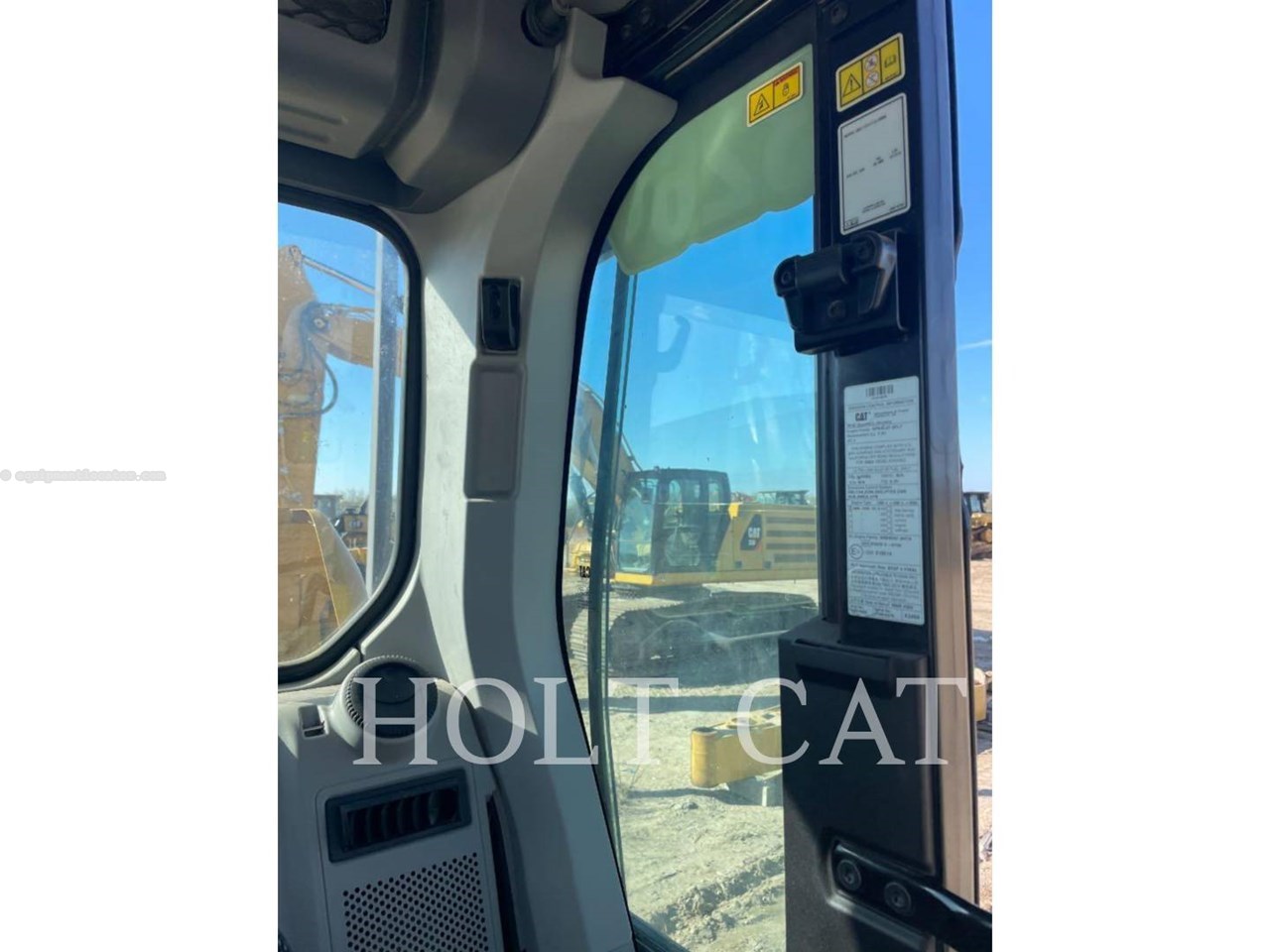 2022 Caterpillar 326 LRF Image 13