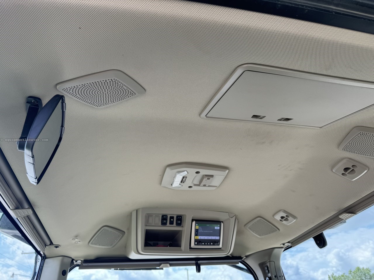 2020 John Deere 8RX 370 Image 10