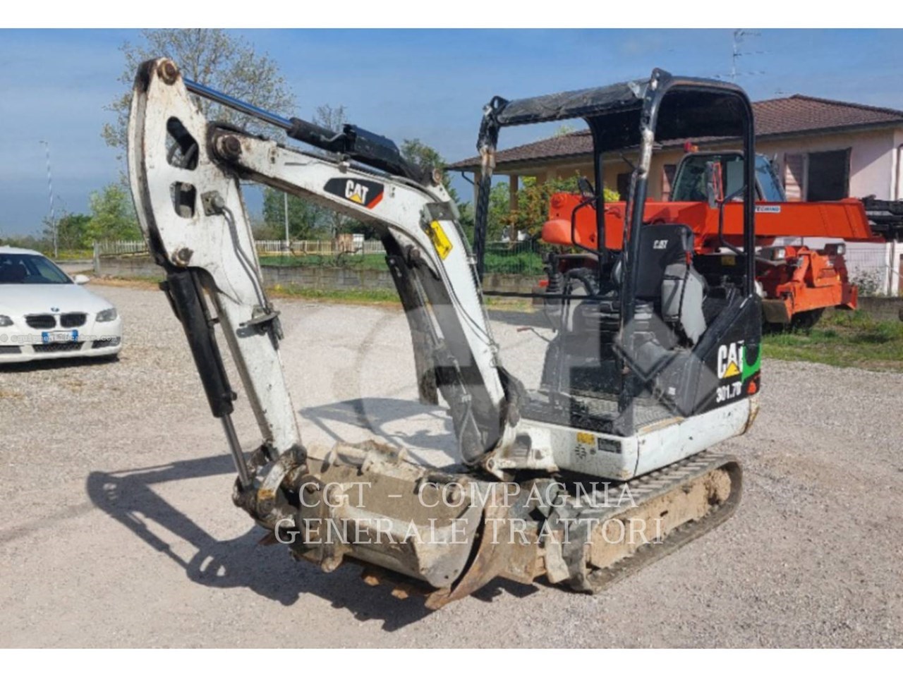 2015 Caterpillar 301.7D Image 2