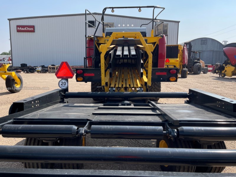 2024 New Holland BB330 Plus Image 5