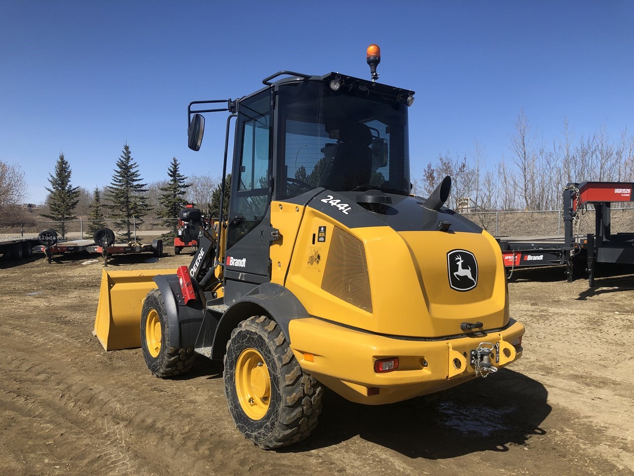 2023 John Deere 244L Image 4