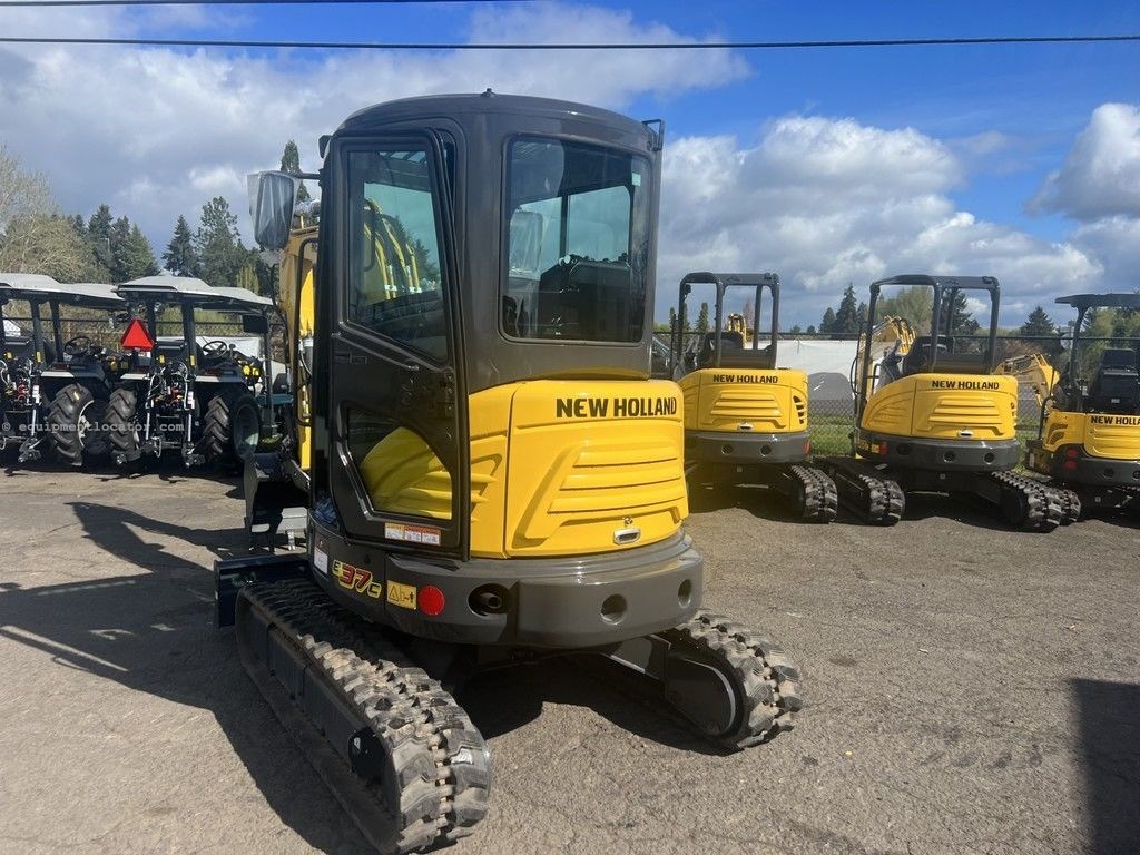 2024 New Holland Mini Excavators E37C Image 2