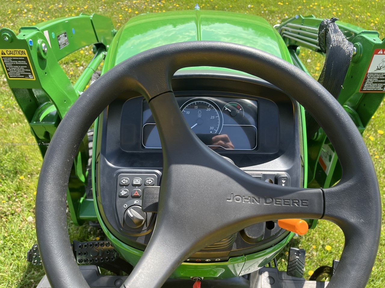 2025 John Deere 2038R Image 10