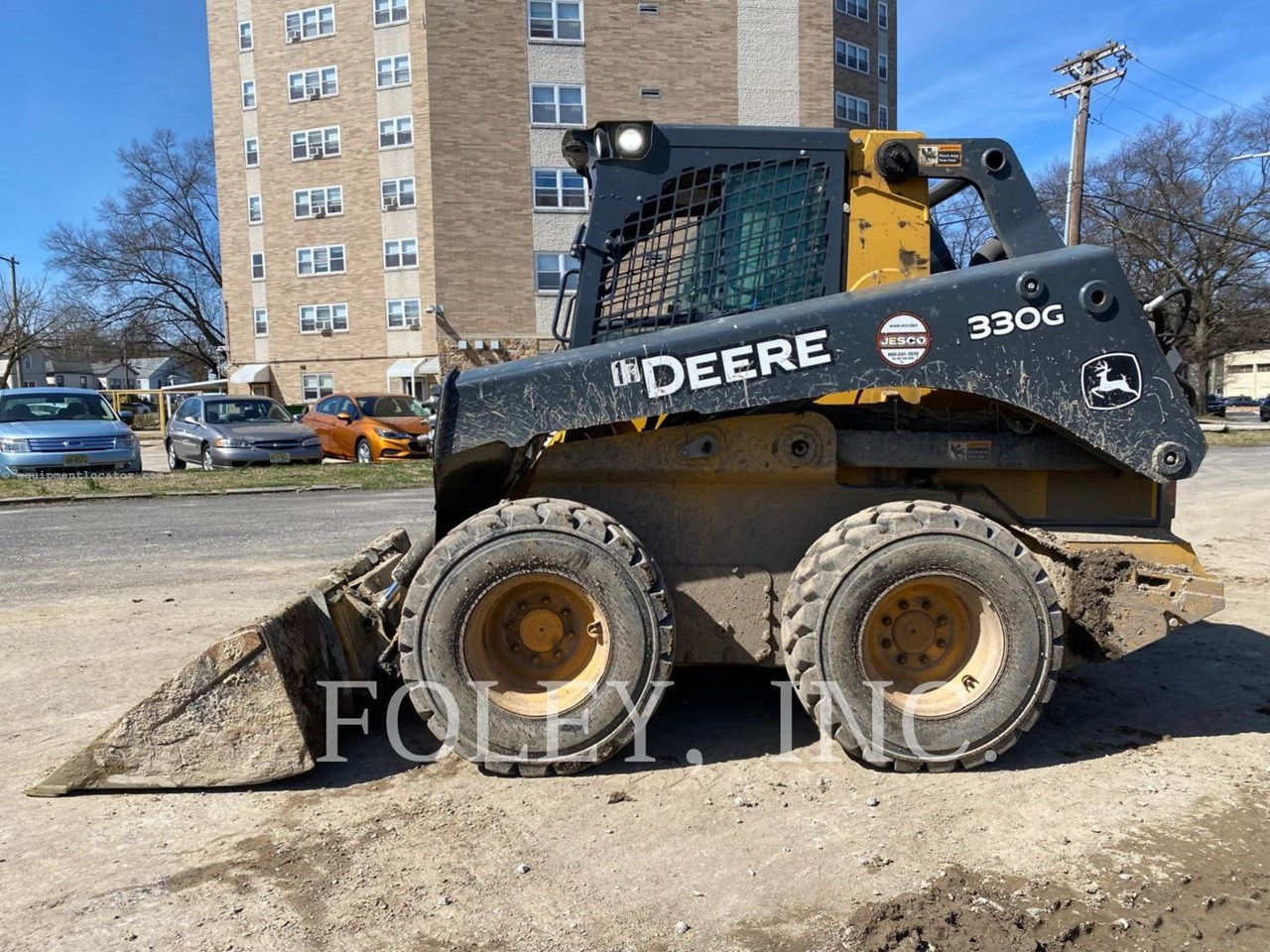 2018 John Deere 330G Image 10