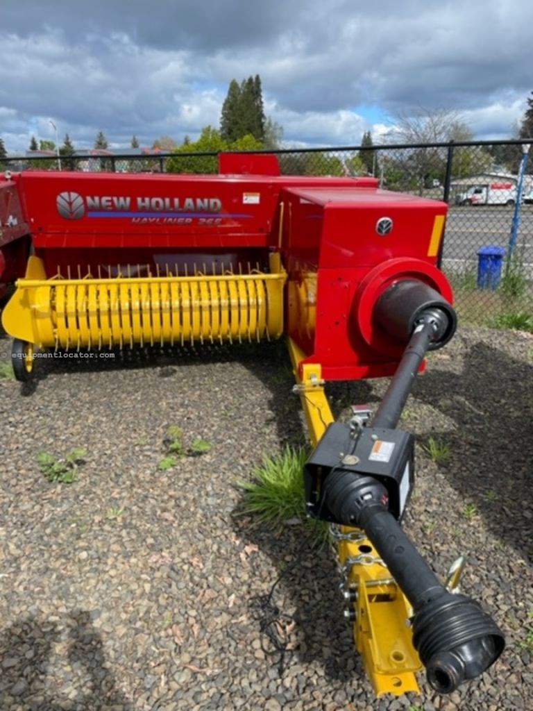 2023 New Holland Hayliner® Small Square Balers 265 Image 1