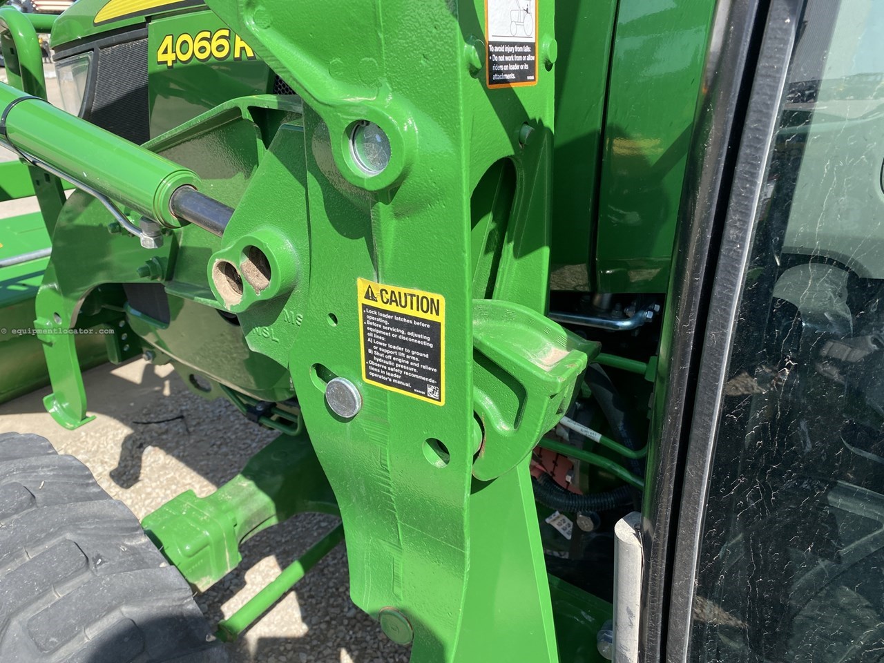 2023 John Deere 4066R Image 10
