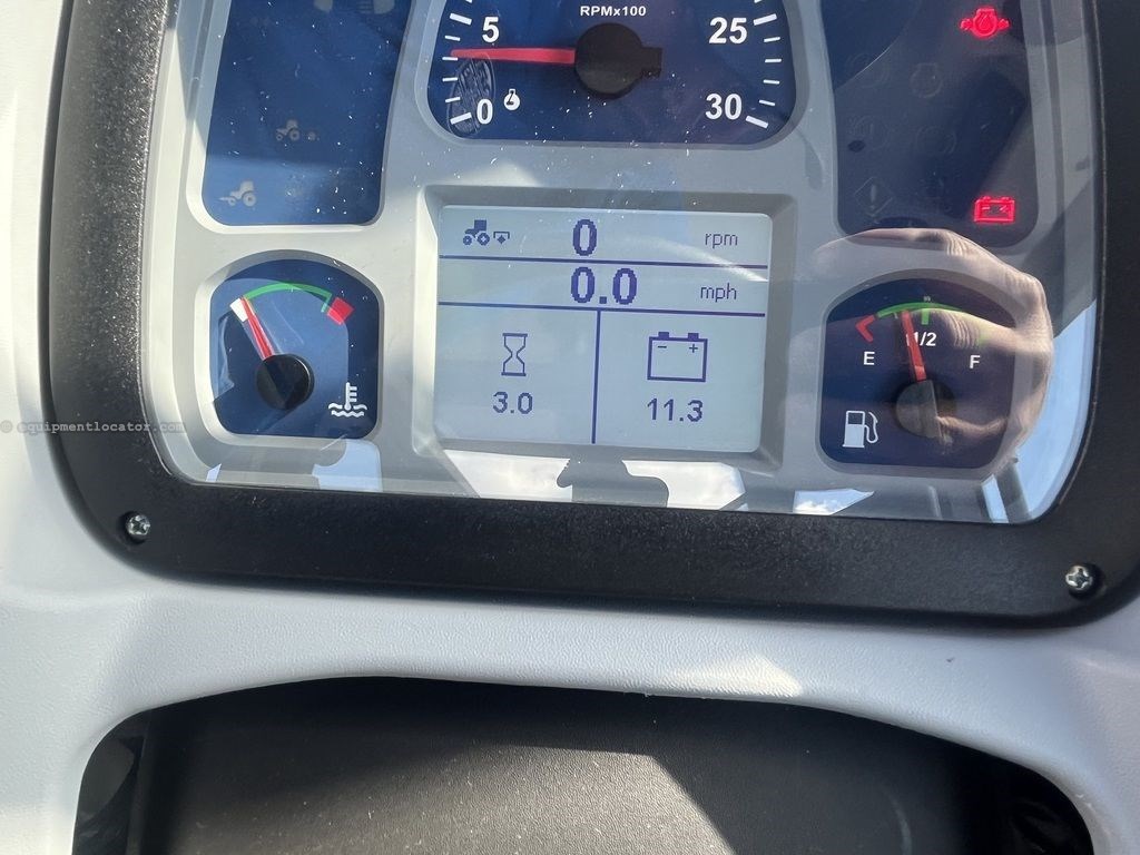 2023 New Holland Workmaster™ Utility 55 – 75 Series 75 Image 2