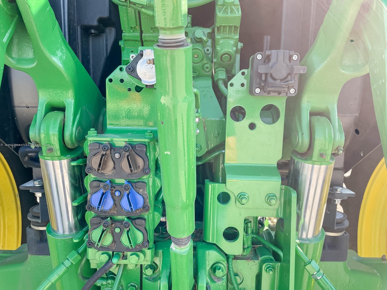 2022 John Deere 6R 155 Image 10