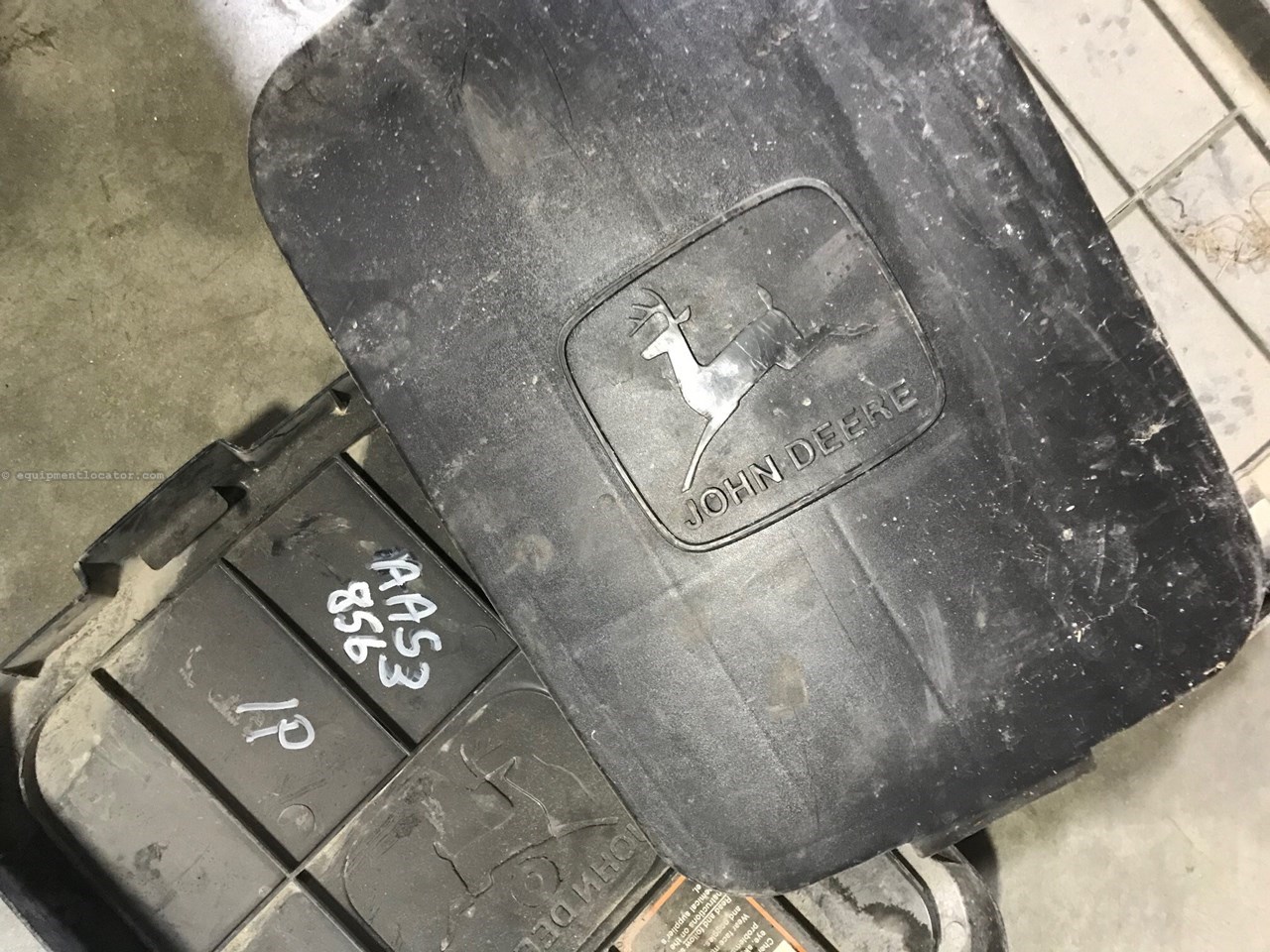 John Deere AA53856 - AA36559 insecticide cover Image 4