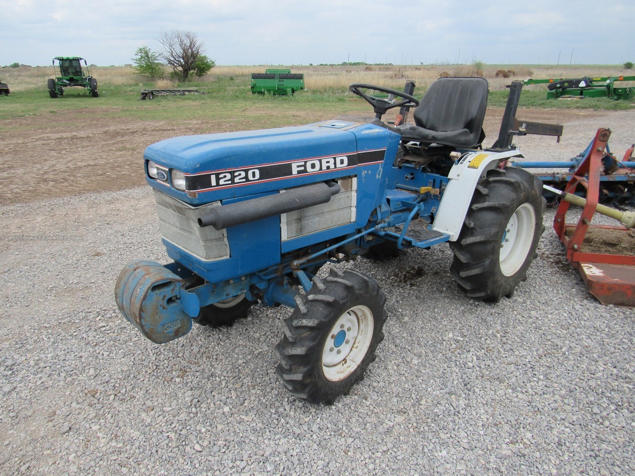 1989 Ford 1220 Image 1