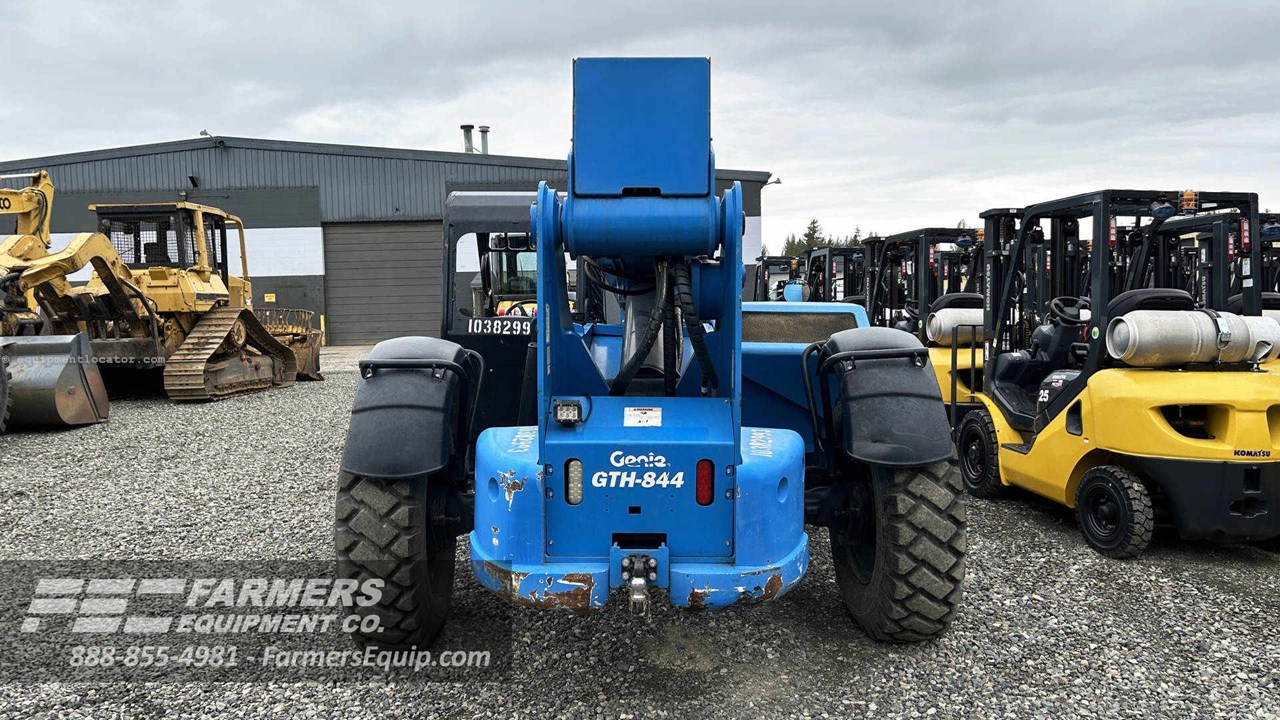 2015 Genie GTH-844 Image 4