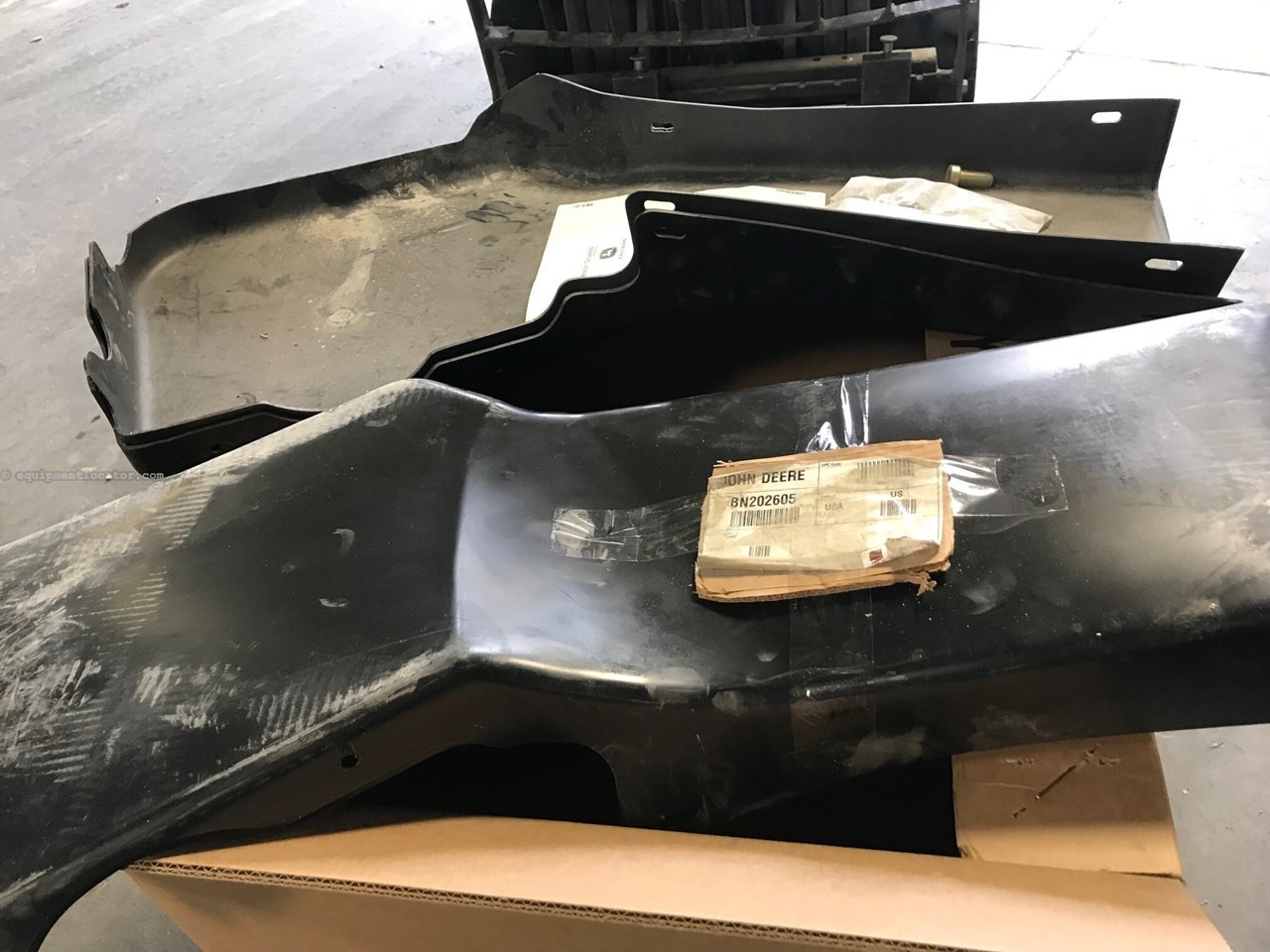 John Deere new BN202605 Wheel Motor shield kit Image 2