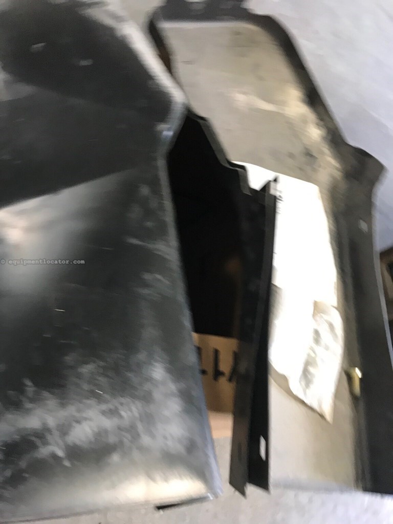 John Deere new BN202605 Wheel Motor shield kit Image 4