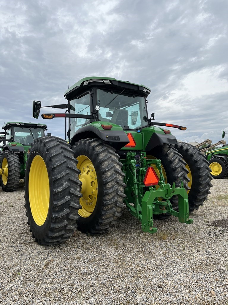 2023 John Deere 8R 310 Image 4