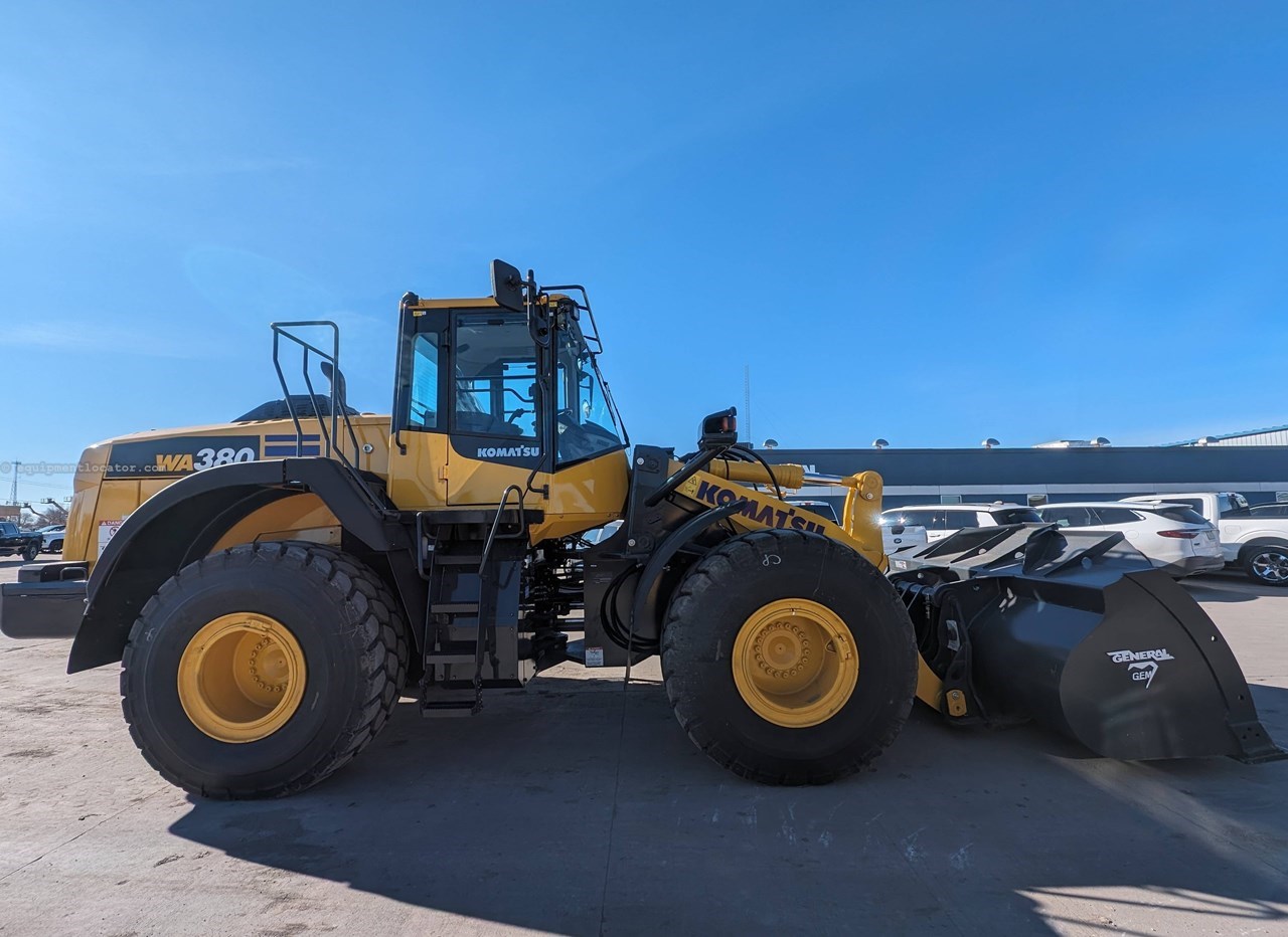 2024 Komatsu WA380-8 Image 10