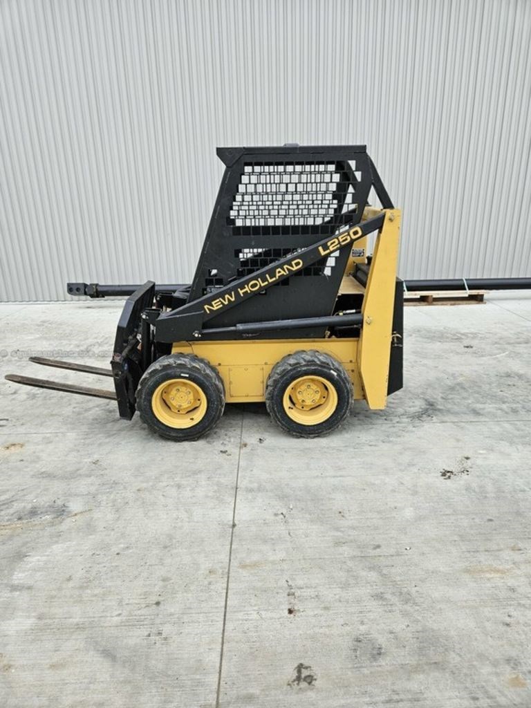 1996 New Holland L250 (W/FORK AND BUCKET) Image 1