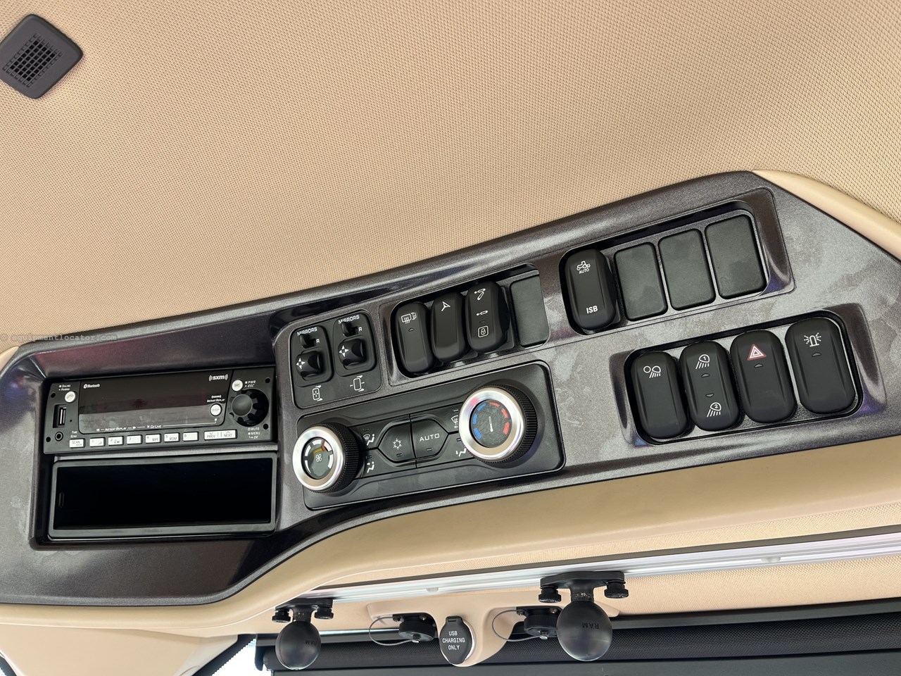 2024 Case IH 310 Image 23