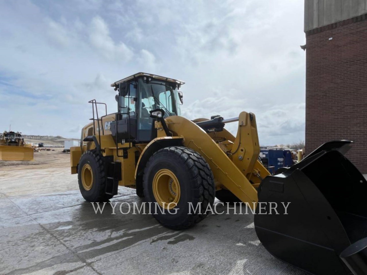 2023 Caterpillar 962 Image 2