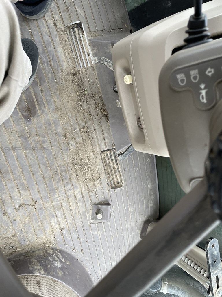 2012 John Deere 9560R Image 18