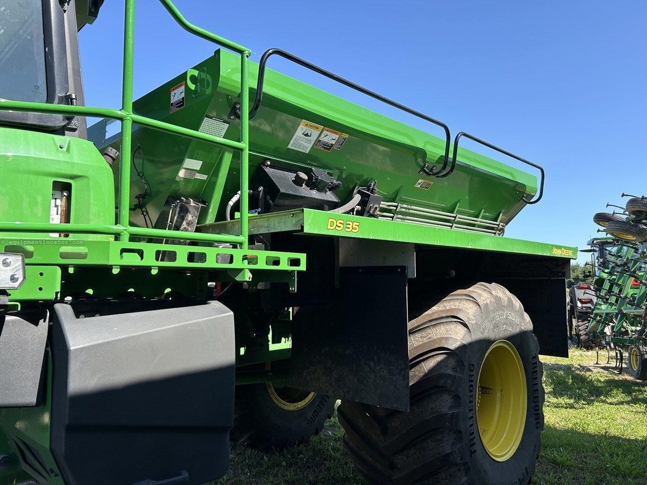 2023 John Deere 800R Image 3