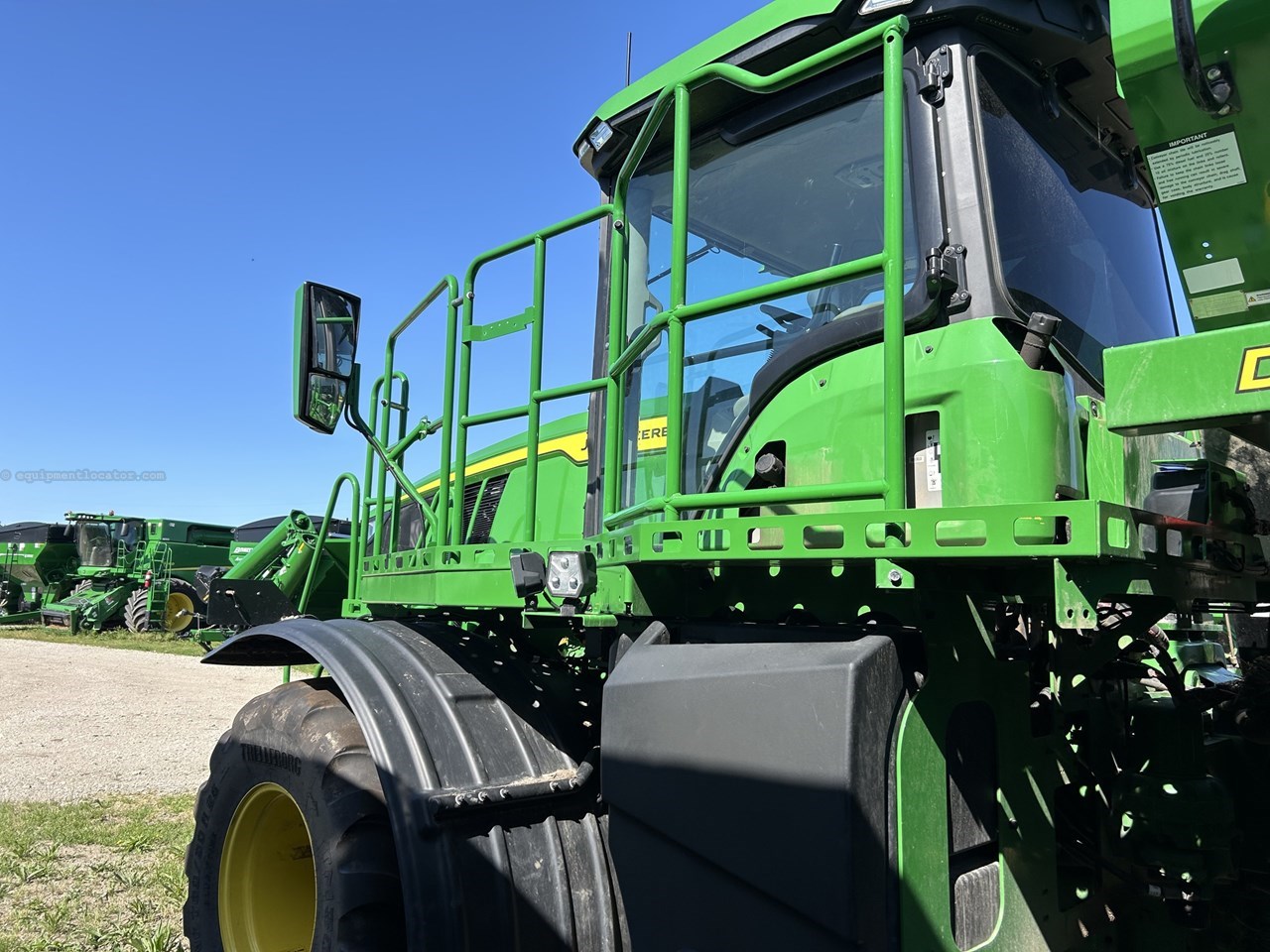 2023 John Deere 800R Image 4