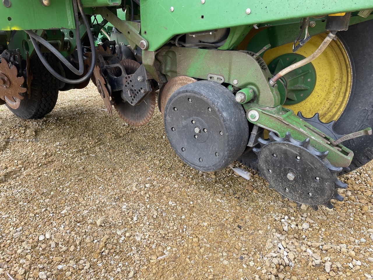 2008 John Deere 1770NT Image 4