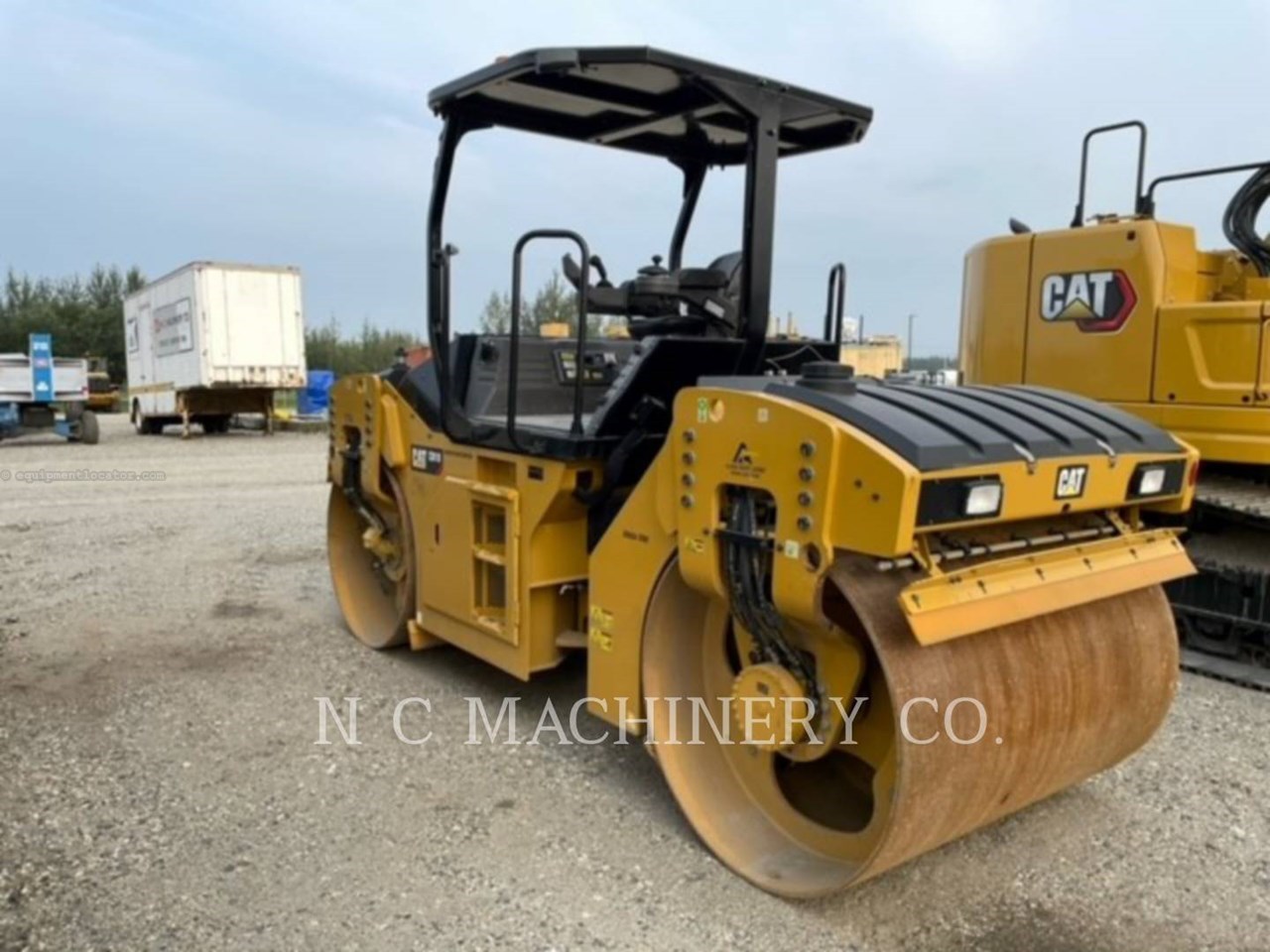 2019 Caterpillar CB10 Image 4