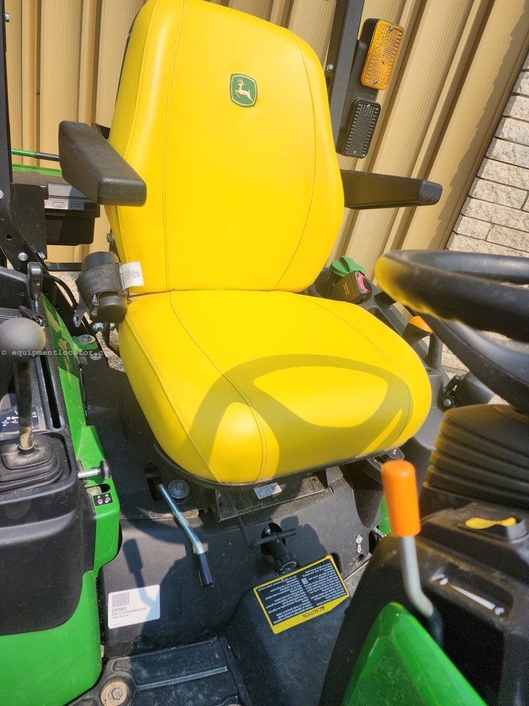 2022 John Deere 1025R Image 7