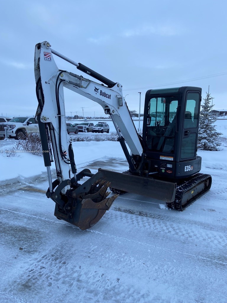 2015 Bobcat E35i Image 3