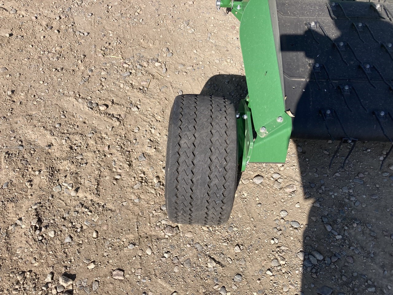 2016 John Deere 615P Image 10