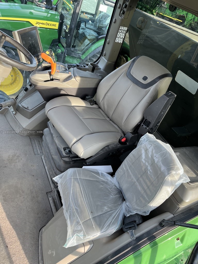 2023 John Deere 600R Image 5