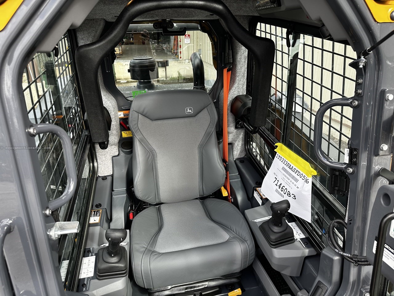 2025 John Deere 333 P Image 10